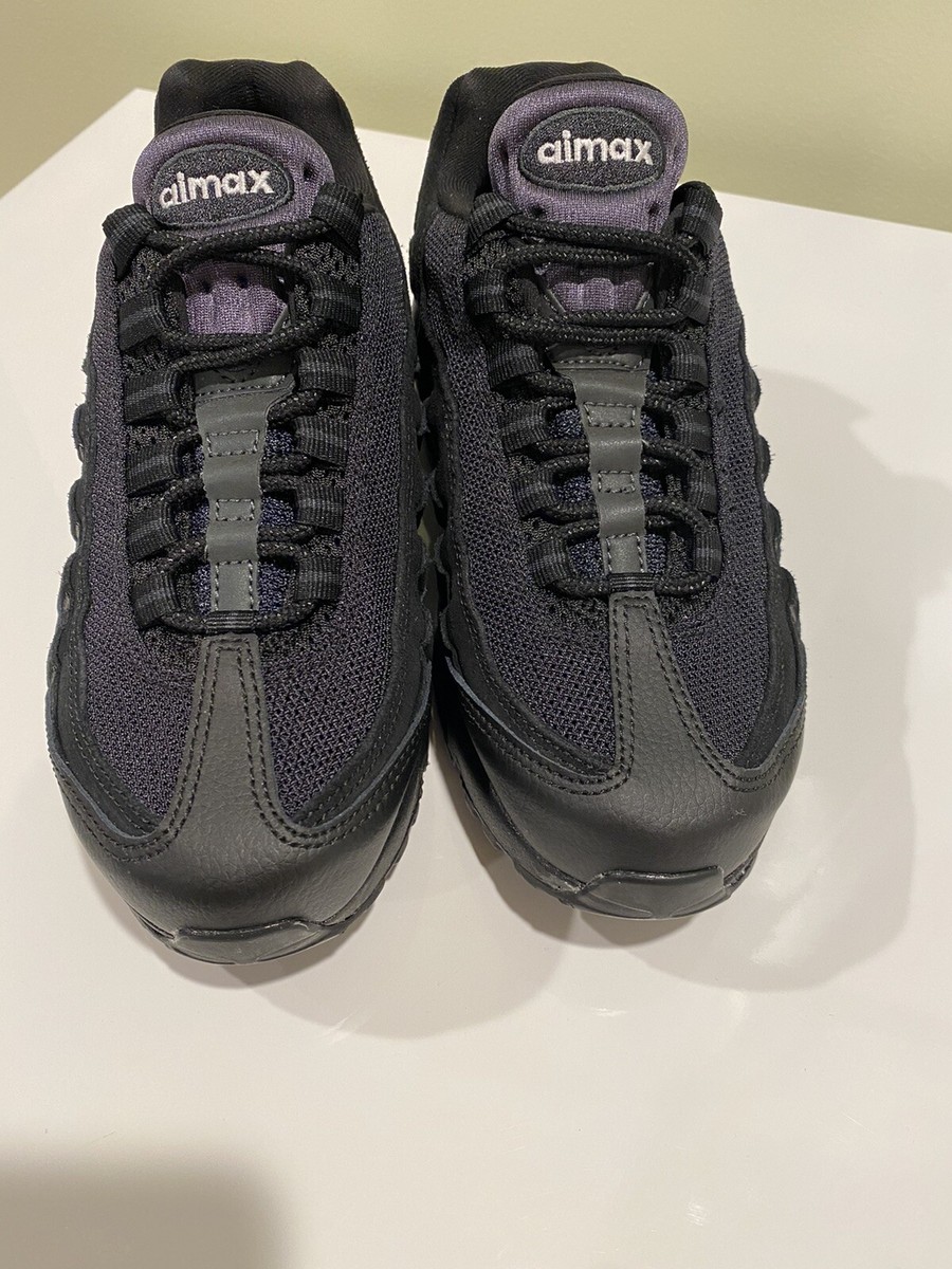 だ*け様 美品　AIR MAX 95 AT9865-001 トリプルブラック エ Nike Air Max 95 Essential 