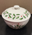 Vintage LENOX Holiday 24 Oz Covered Casserole Dish Christmas Holly Design — photo 2