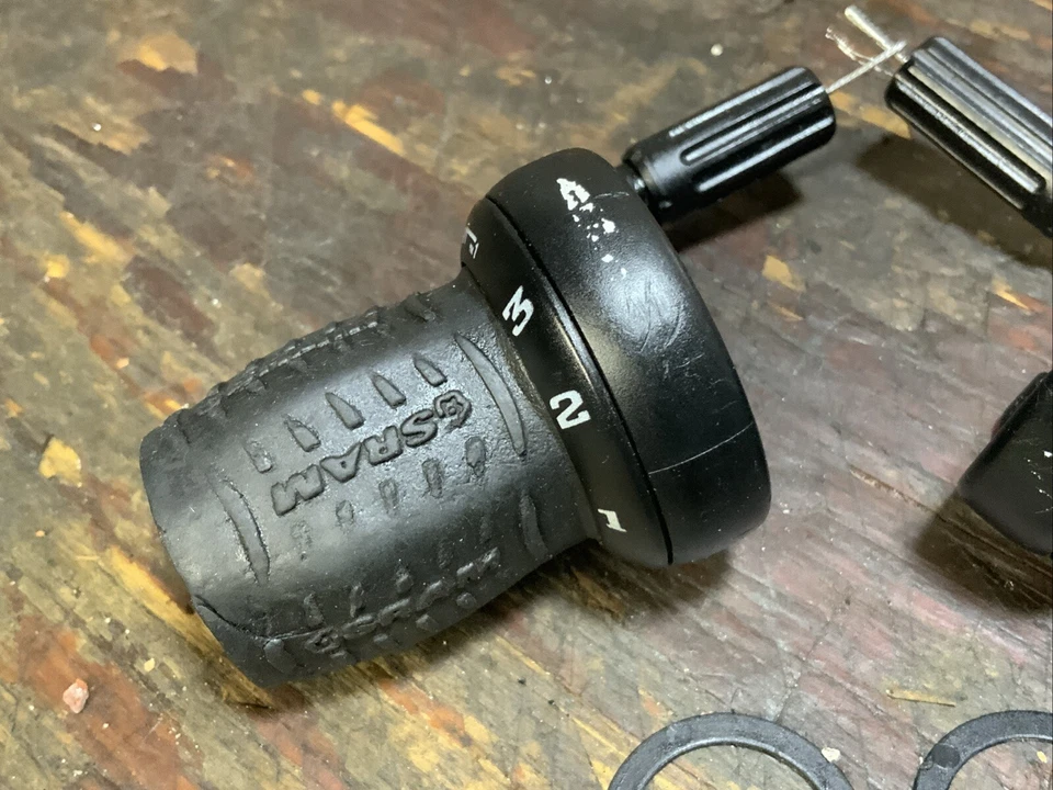 Juego de cambio de empuñadura MTB años 90 SRAM SRT 600 velocidades 3 x 8 Foto 3 de 4