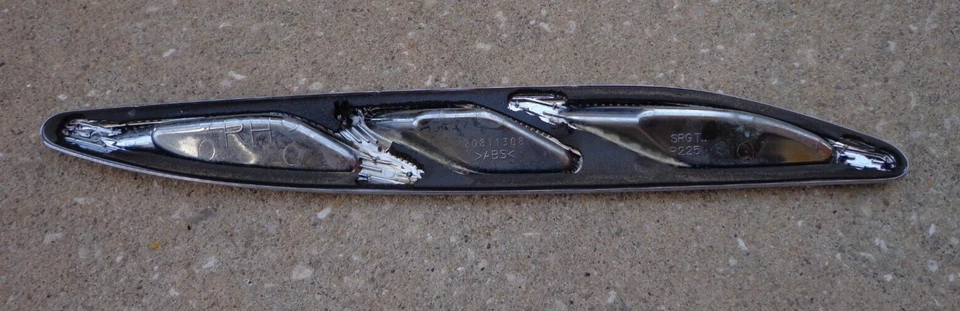 Buick Lacrosse RH capó ventilación inserción moldura rejilla OEM genuino original Foto 2 de 2