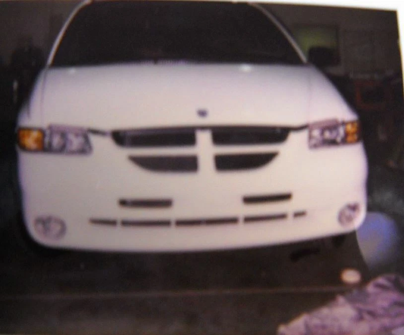 Sutiã Lebra Front End Mask Cover compatível com Dodge Caravan 1996-2000 com luzes de neblina - Imagem 2 de 2