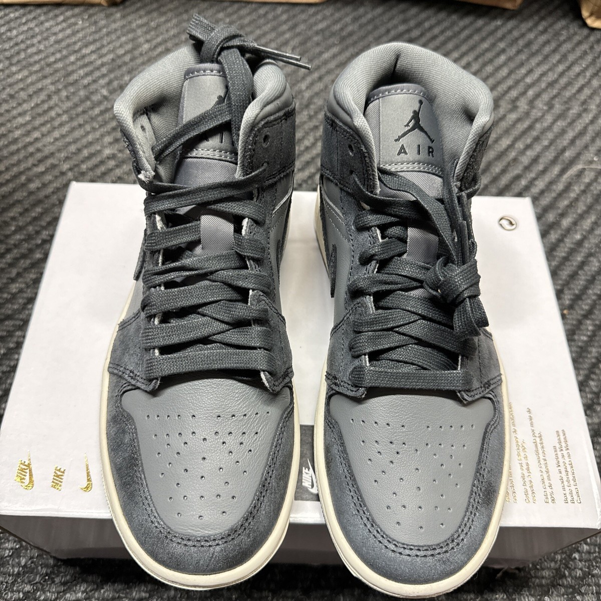 Nike Air Jordan 1 Mid SE Basketball Sneaker Distressed Grey