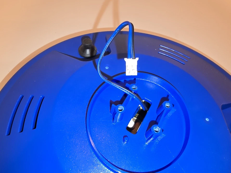 Wii Band Hero Model 95521.808 Wireless Drum Set Replacement Blue Drum Pad Screws - Image 4 of 4