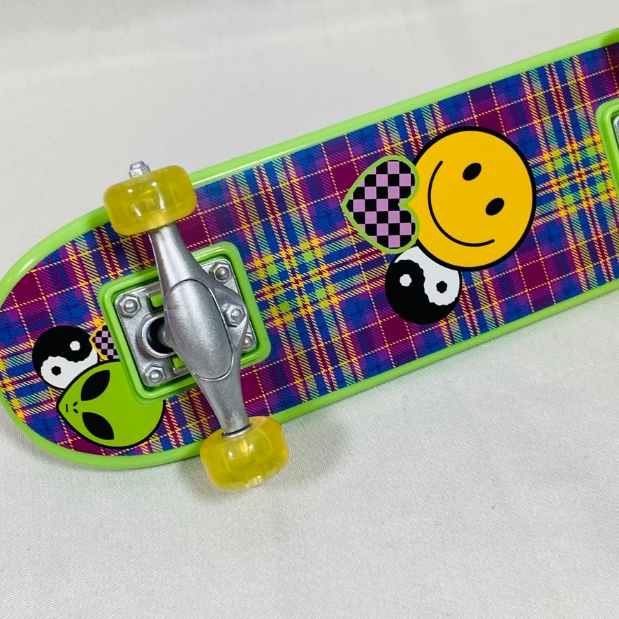 18" American Girl Doll Nicki's Skateboarding Outfit Vest, Shoes, Top, Skateboard