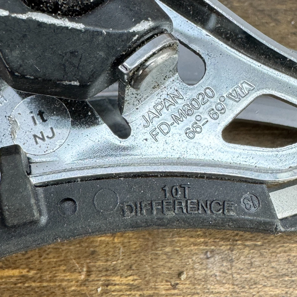 Shimano Deore XT Front Derailleur FD-M8020 Direct Mount Top Pull Dyna Sys 10t A2 - Image 3 of 4