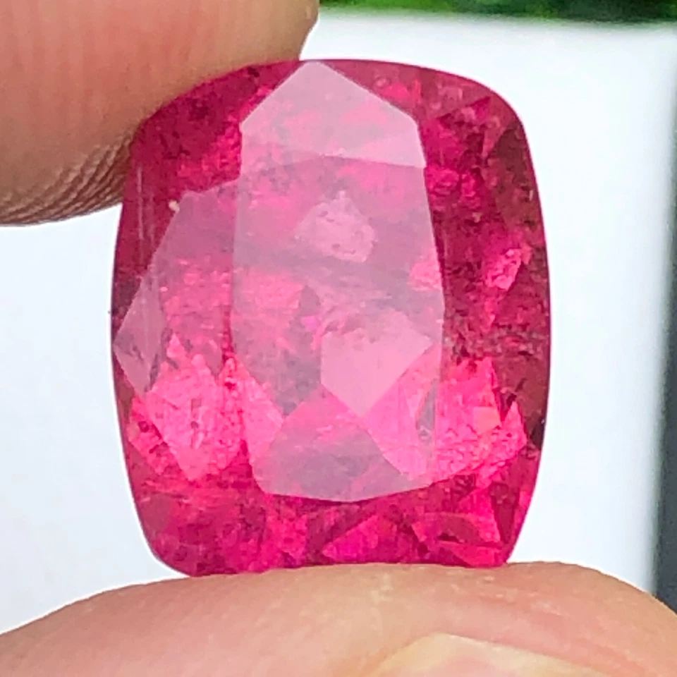 Natural Faceted Cushion Cut Vivid Pink Tourmaline Gemstone From Afghanistan - Image 2 of 4