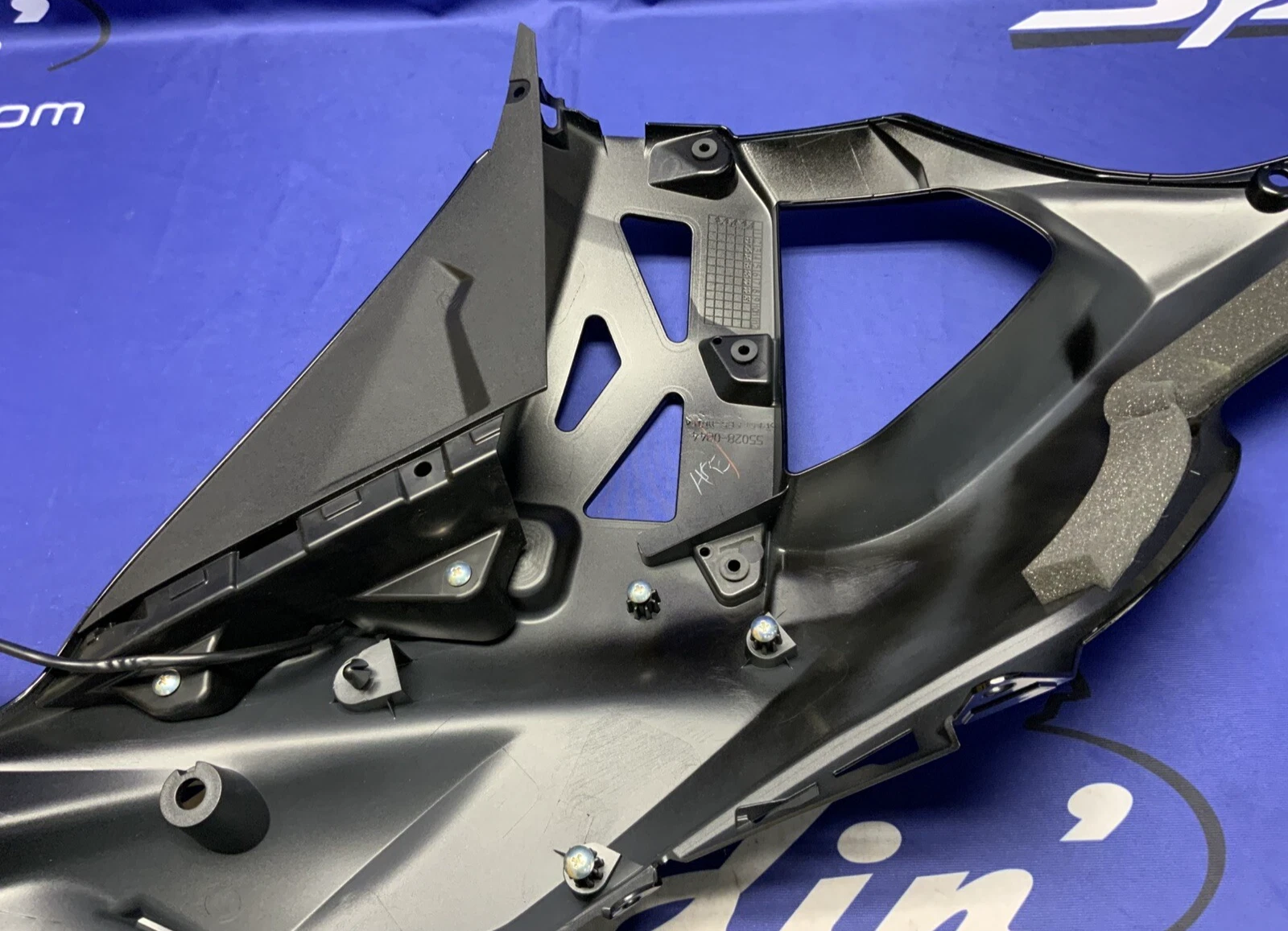 Kawasaki Left Lwr Fairing W/ Turn Signal (KRT) ZX-6R 2024-25