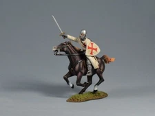 TEAM MINIATURES CRUSADERS & MONGOLS BOL6009 TEMPLAR KNIGHT CHARGING WITH SWORD