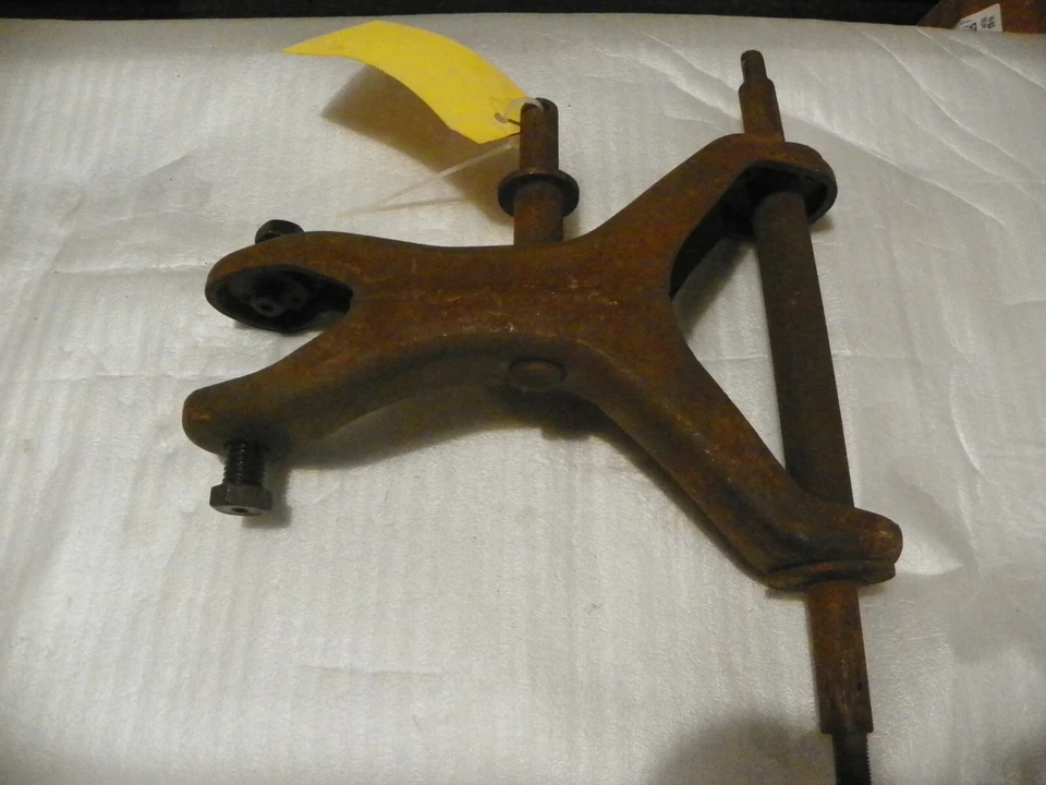 Brazo de control superior izquierdo Willys Jeep Station Wagon sedán 475-685 NOS Foto 2 de 4