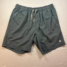 Vuori Kore Shorts Mens Medium Charcoal Grey Lined Athletic Training Gym Run 7.5"