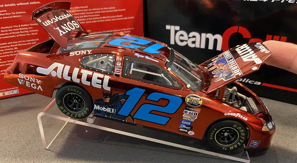 Ryan Newman #12 Justice League/Alltel Preferred Red Chrome 2004 NASCAR Diecast - Image 4 of 4