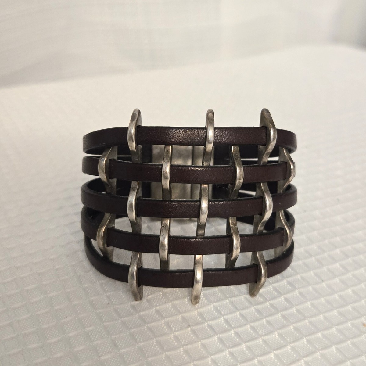 The Defender Bracelet Sz M Leather Metal Jewelry Magnetic Close
