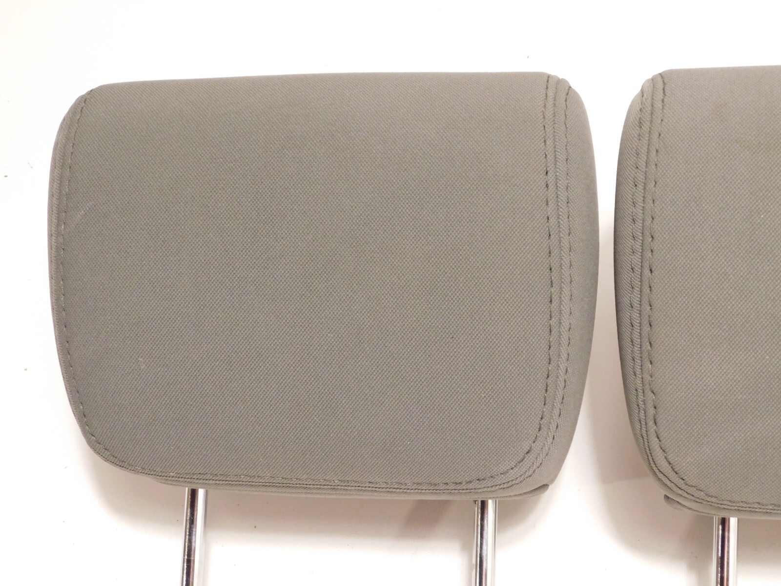 PAIR 20132018 Hyundai Santa Fe SPORT GRAY CLOTH Headrests SECOND ROW