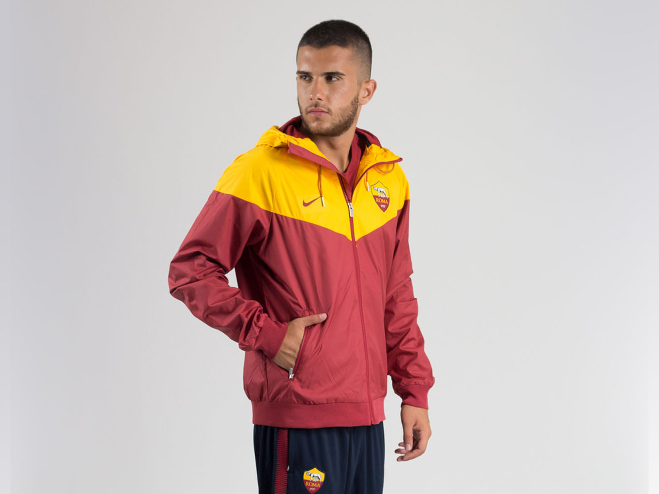 Nike AS Roma Training Men&#039;s Windrunner antipioggia Giacca Small eBay