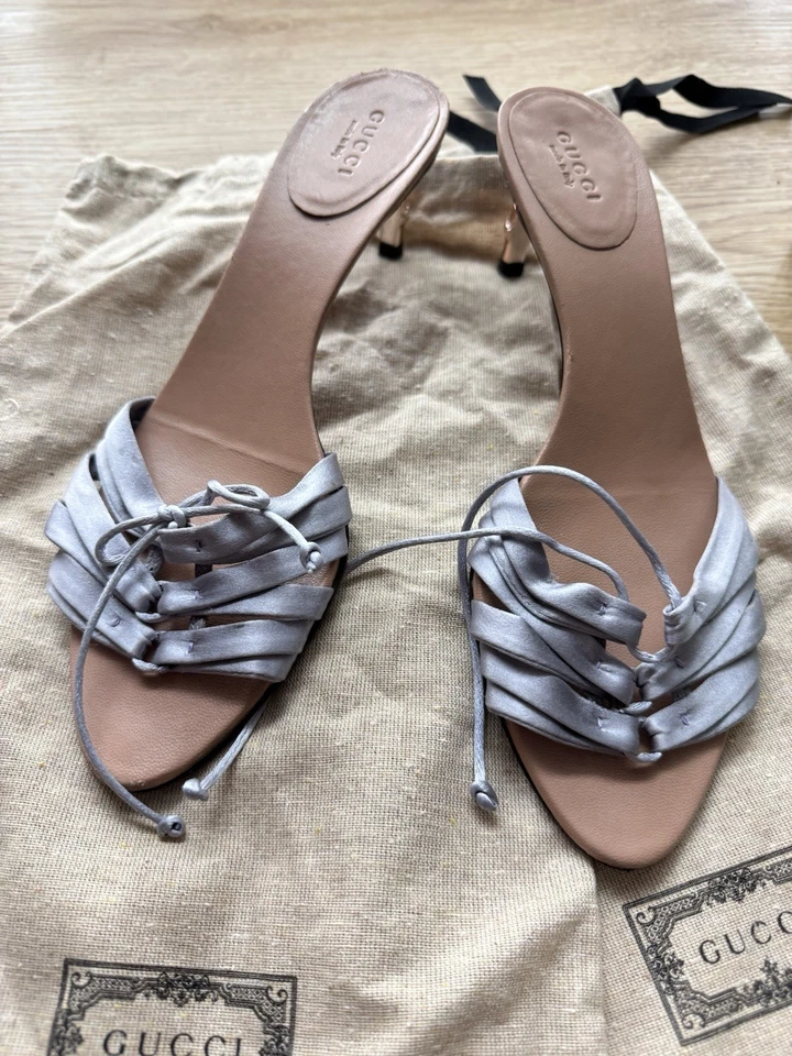 Zapatos de tacón de bambú vintage Gucci Tom Ford satinado gatito deslizable azul 8B Y2K años 2000 Foto 2 de 4