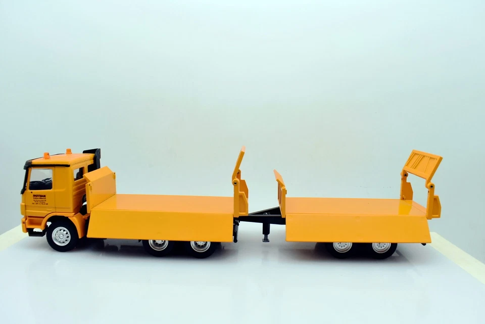 Modellino camion scala 1:43 Mercedes muldenkipper CONRAD modellismo statico - Immagine 3 di 4