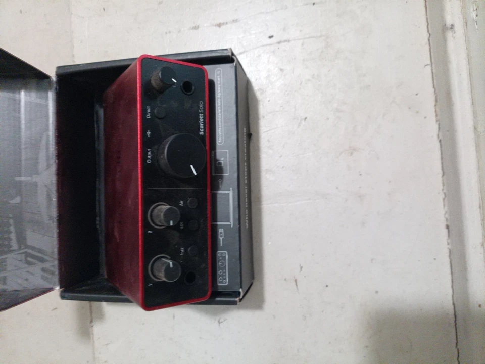 Focusrite Scarlett Solo USB-C Audio Interface (4th Generation) - Image 2 of 4