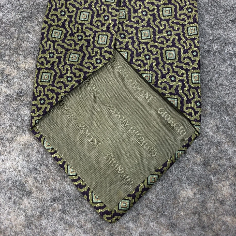 Corbata de seda Giorgio Armani para hombre gris patrón geométrico Italia Foto 3 de 4