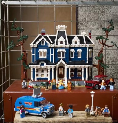 NEW Strange Things Creel House Generic Unbranded Building Block Set