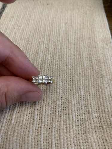 18 Carat Yellow Gold Princess Cut Diamond Engagement Ring - Picture 5 of 9