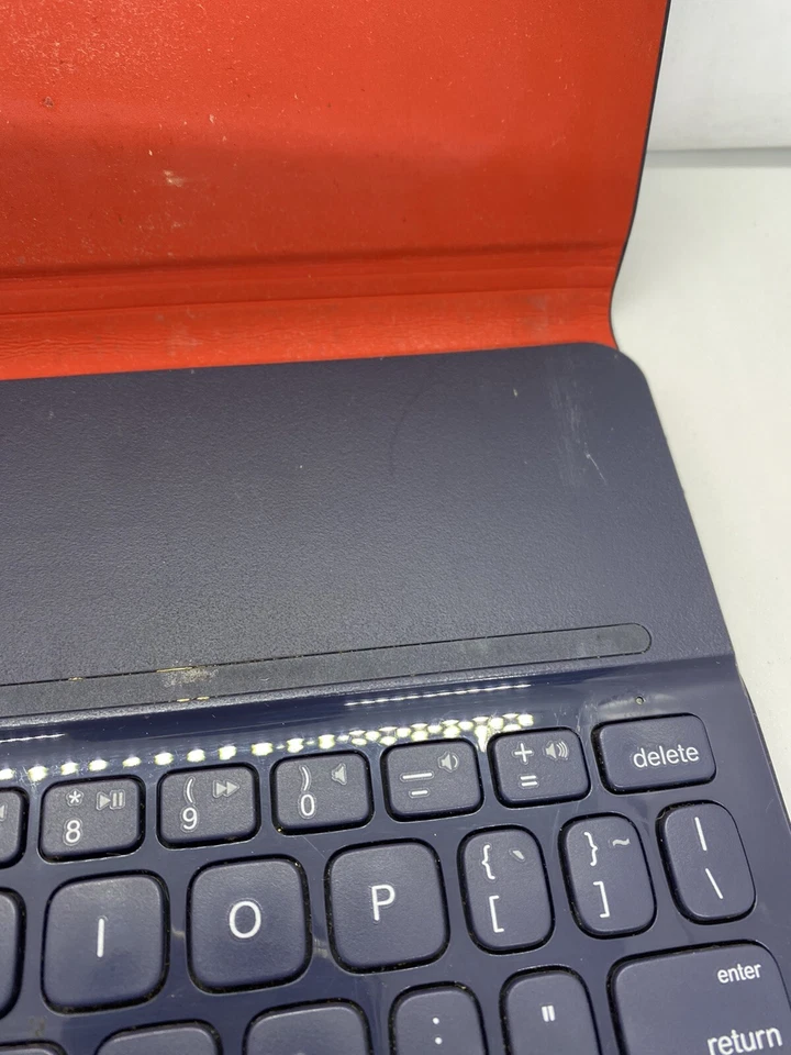 Teclado Logitech Y-R0044 Ultradelgado Bluetooth Integrado Folio I5 para iPad Air Foto 2 de 4