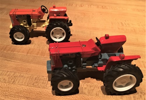 New-Ray Pair of Metal & Plastic 1/32 Farm Motor Friction Tractors - Picture 3 of 4