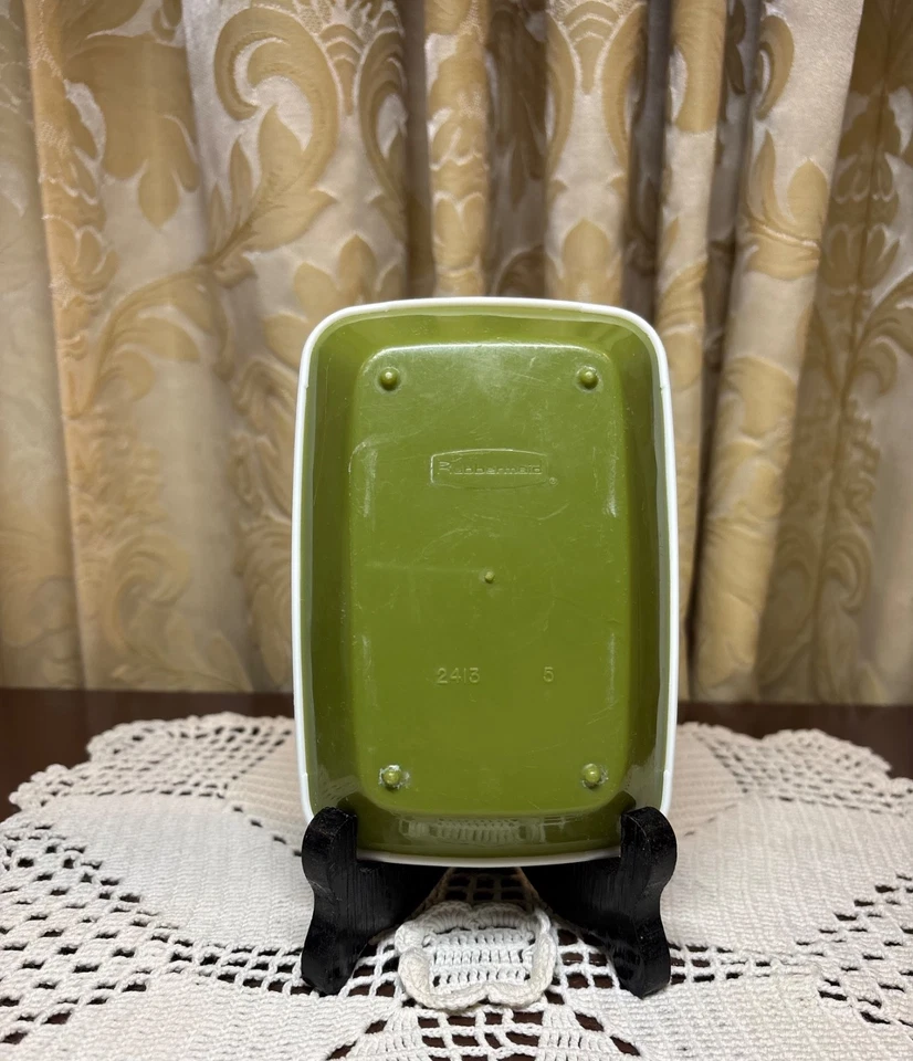 Jabonera Rubbermaid blanca de colección Foto 2 de 4