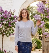 Neu Blue Mary hauchzarte fliederfarbene Strickjacke mit Strasssteine,Gr.M