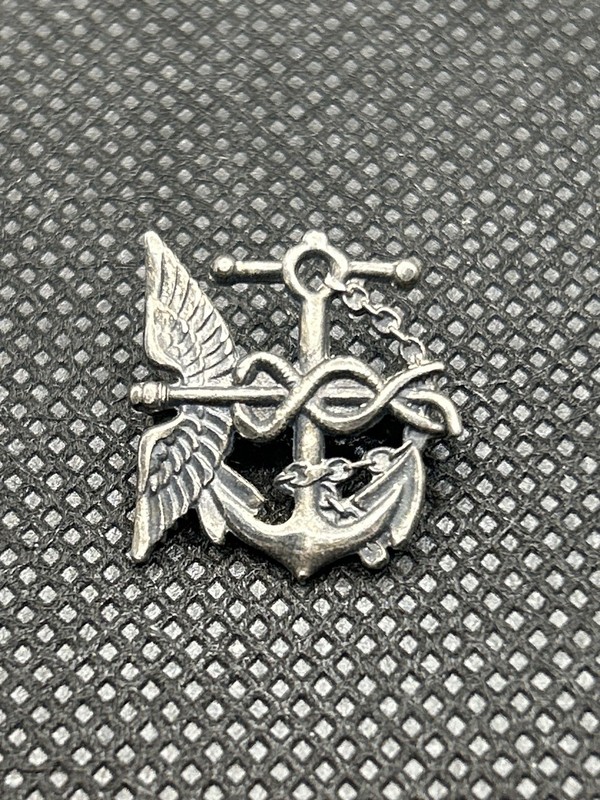 Vintage US Navy Winged Anchor Fouled Chain Pin Silver-Tone Insignia Badge