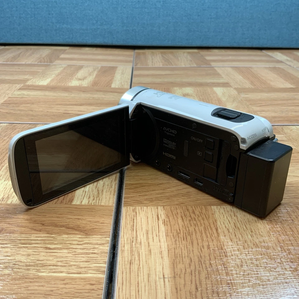 Canon Vixia HF R600 Camcorder *USED* - Image 4 of 4