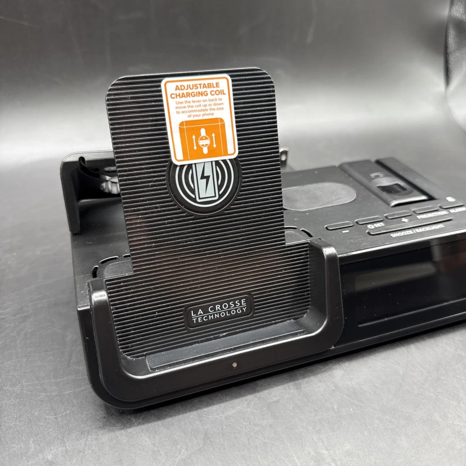 La Crosse Alarm Clock Docking Station Black Wattz 2.0 Projection Wireless Charge - Image 3 of 4