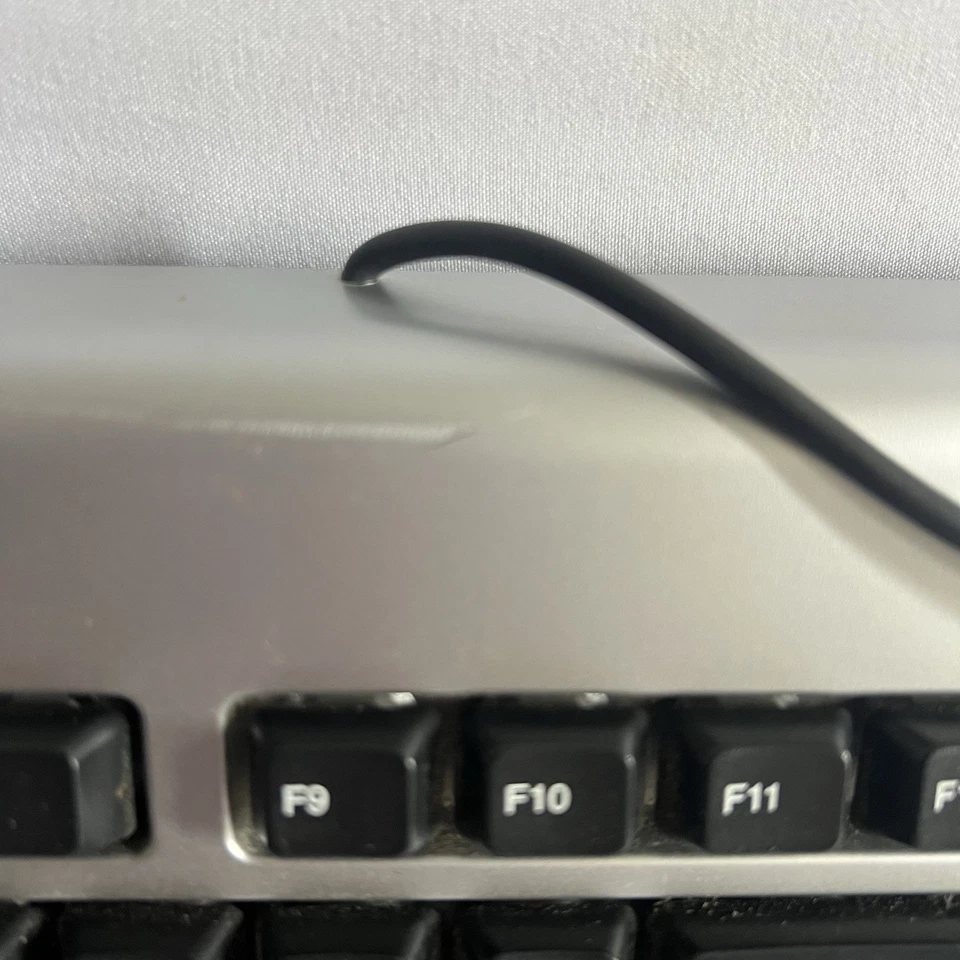 Gateway Ergonomic Extended Keyboard Pre Owned KB 0532 - Image 4 of 4