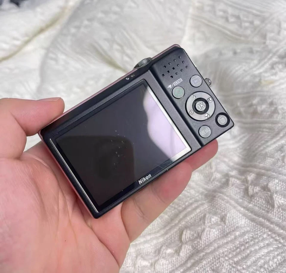 Nikon COOLPIX S570 12MP Compact Digital Camera 5x Optical Zoom English Pink - Image 2 of 4