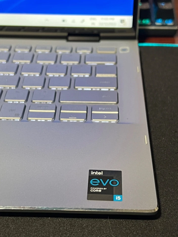 DELL Inspiron 7306 2 - 1 13.3 Pantalla Táctil 11ª Gen i5-1135G7 8GB RAM 512GB SSD Foto 2 de 4