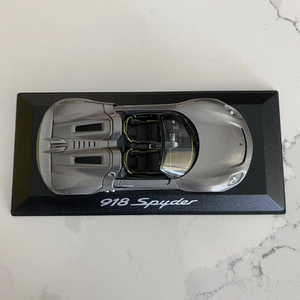 MINICHAMPS PORSCHE 918 SPYDER Liquid Metal 1/43 WAP 020 191 0B Limited Edition - Image 2 of 4