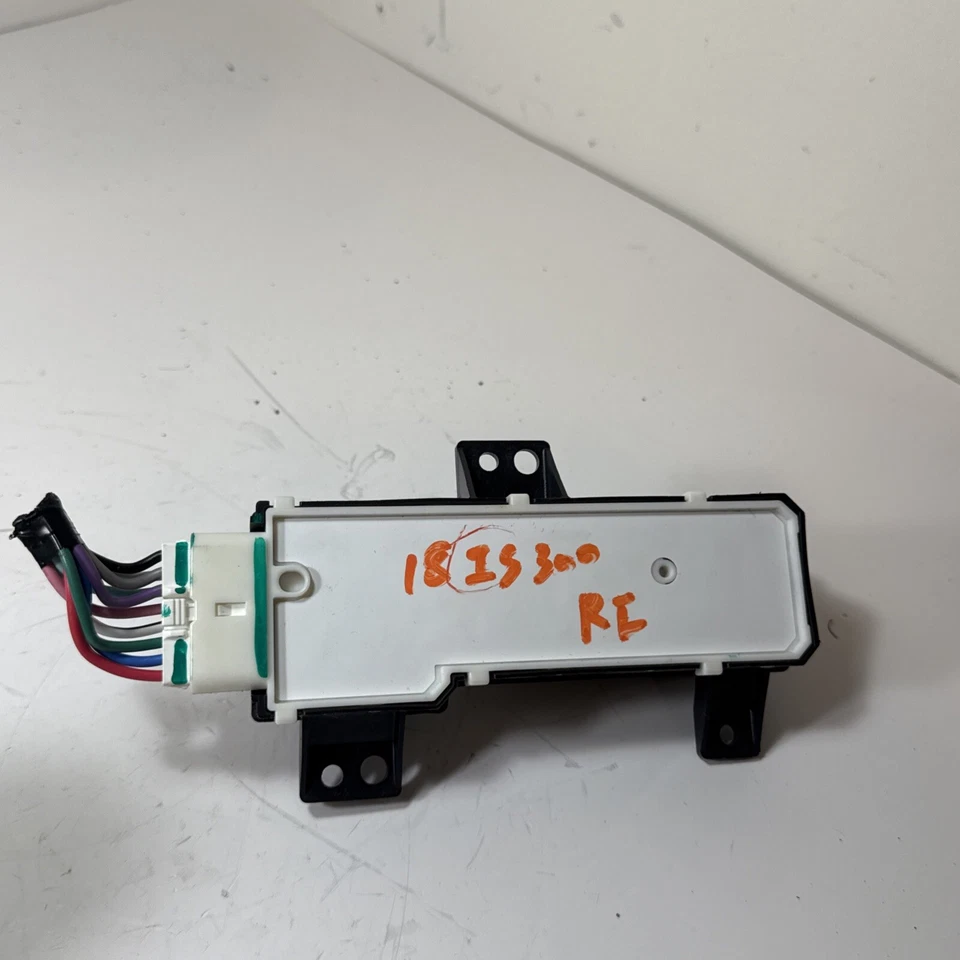 2018 LEXUS IS300 FRONT RIGHT SIDE SEAT ADJUSTMENT CONTROL SWITCH OEM - Image 4 of 4