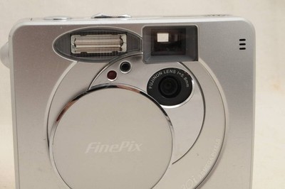 Fujifilm FinePix 30i Silver Compact Digital Camera From Japan Used