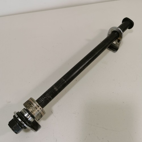 Yamaha YZF 600 R Thundercat 4TV EZ:96 Hinterachse Achse hinten C3532