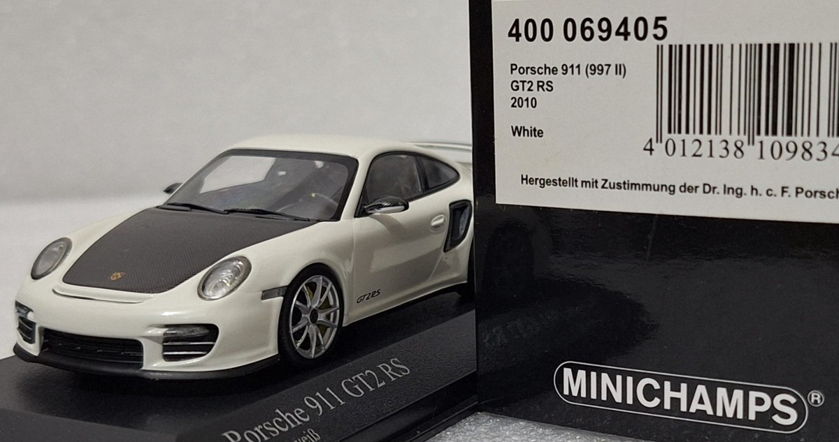 Porsche 911 (997.II) GT2 RS 2010 White/ Carbon 1:43 Minichamps