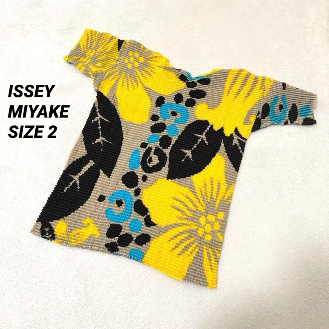 ミヤケイッセイのmeブランド濃紺半袖トップス、花びらの様な可愛い飾り付き！ ISSEY MIYAKE Floral Tops for Women for sale | eBay