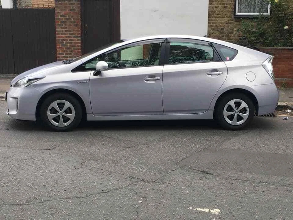 Silver toyota prius deals