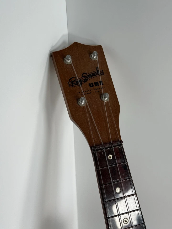 Vintage Roy Smeck Uke Ukulele Solid Mahogany with Book by Harmony, Chicago USA - Image 4 of 4