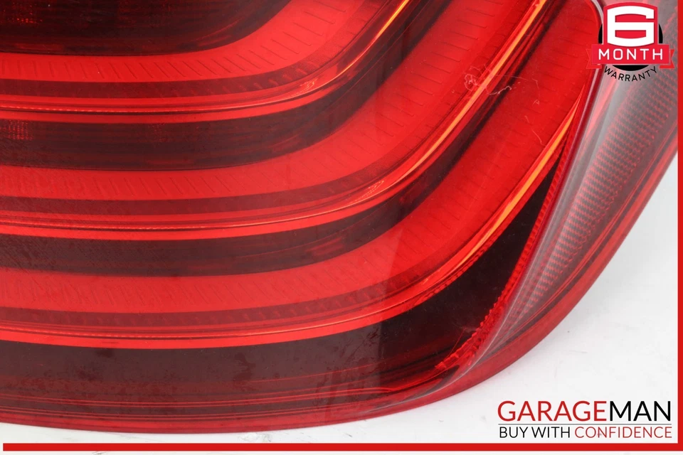 11-16 BMW 528i 535i 550i F10 Lado trasero derecho LED Luz trasera exterior Lámpara OEM Foto 4 de 4