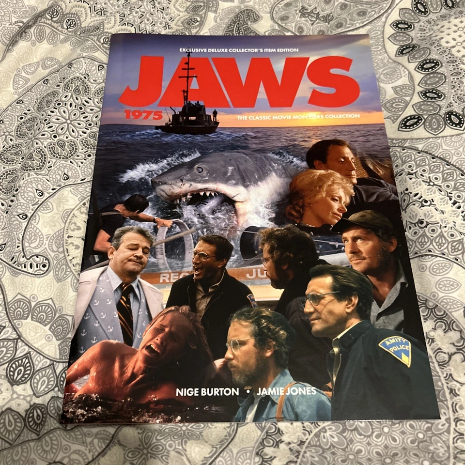 STEVEN SPIELBERG'S JAWS CLASSIC MONSTERS ULTIMATE GUIDE SIGNED w/PRINT 53/250 - Image 3 of 4