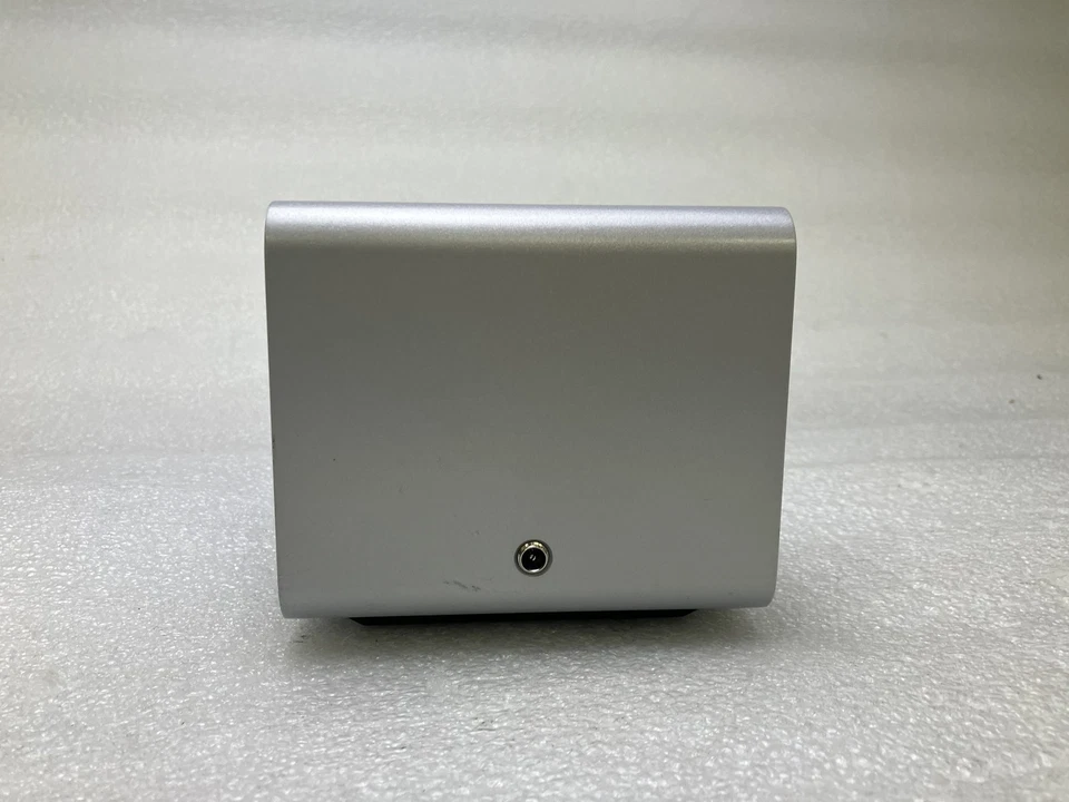 iPort LaunchPort BaseStation iPad Stand - SILVER USED NO AC PWR CABLE - Image 3 of 4