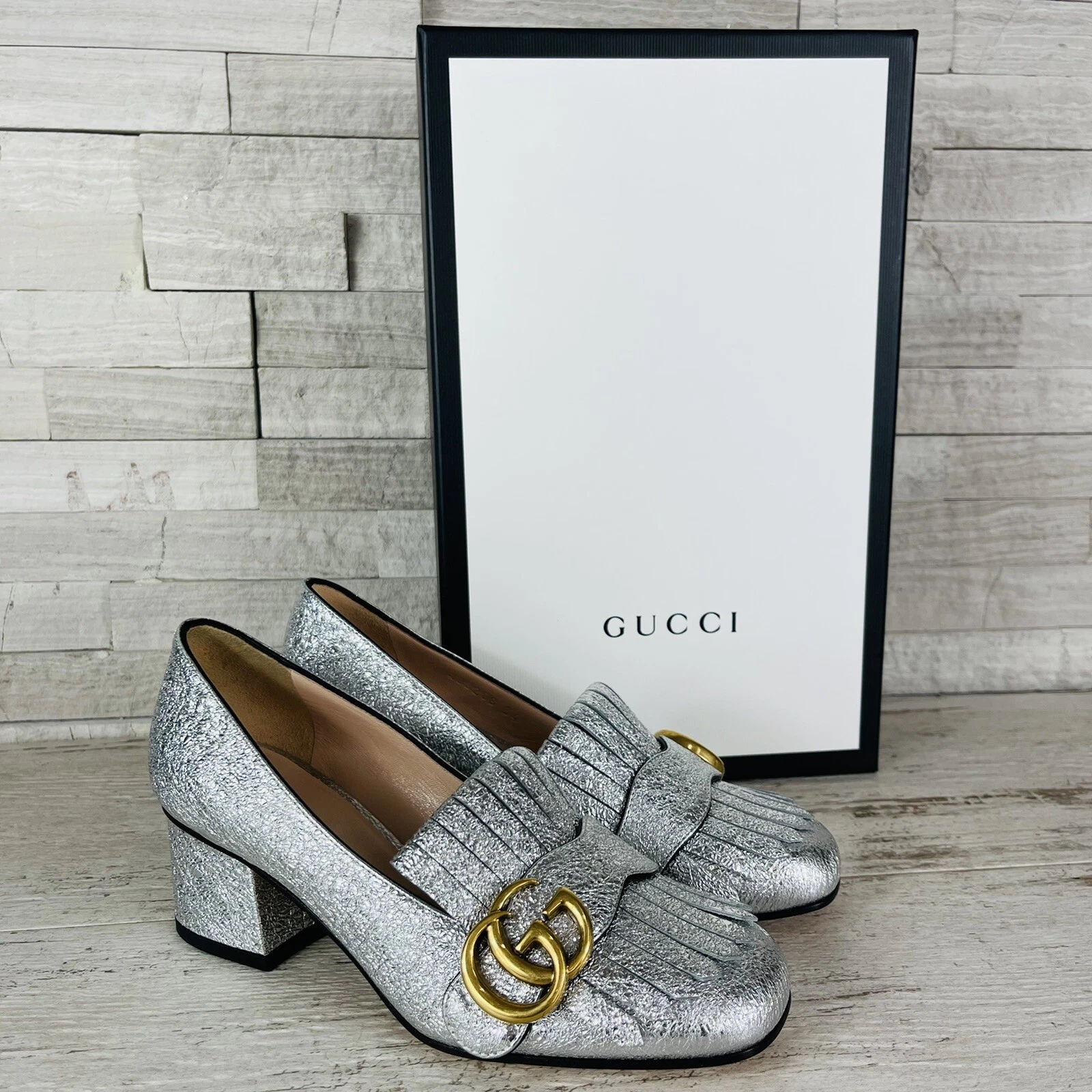 Gucci Marmont SZ 34 Fringe Mid Heel Loafer Shoe Pump Metallic Silver Leather NEW
Opens in a new wind