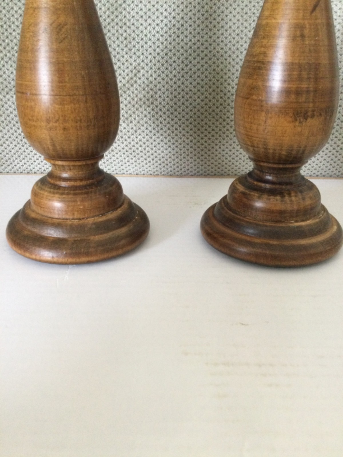 Vintage Set Of 2 Wood Turned 6.5 In Candlestick Holders With Brass Inserts