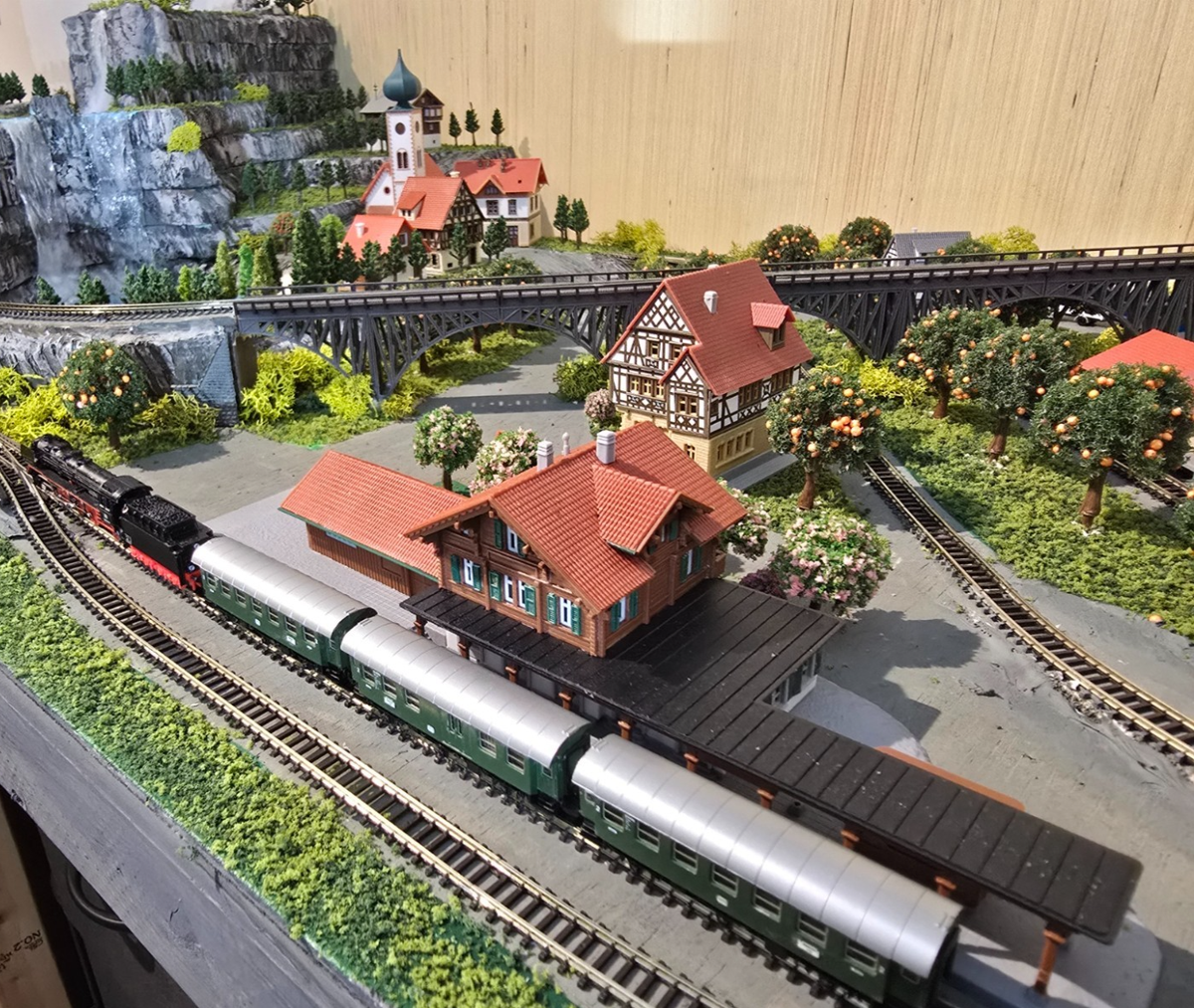 Marklin Z Scale 8885 Br03 Steam Locomotive for Repair B8 for sale