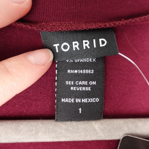 Torrid Shirt Womens 1 Red Short Sleeve Cut Out Neck V-Neck Rayon Blend Tunic NWT - Picture 2 of 11