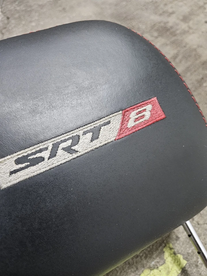 Dodge Charger/Magnum SRT8 2006-2010 reposacabezas de cuero bordado cosido logotipo Foto 2 de 4